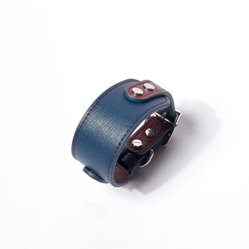 Rosette leather dog collar in navy and wine red